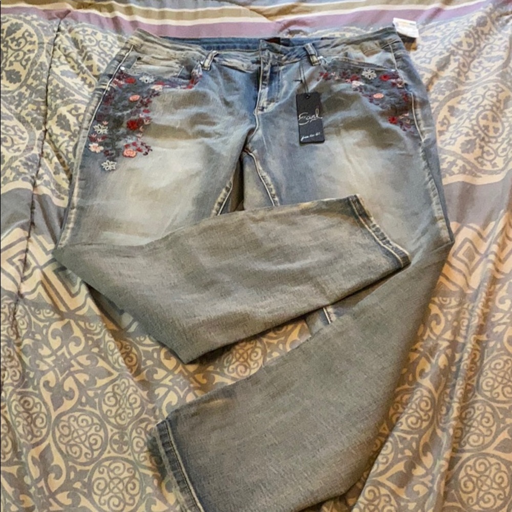 BNWT Earl Jeans Skinny Ankle flower design Sz 18W